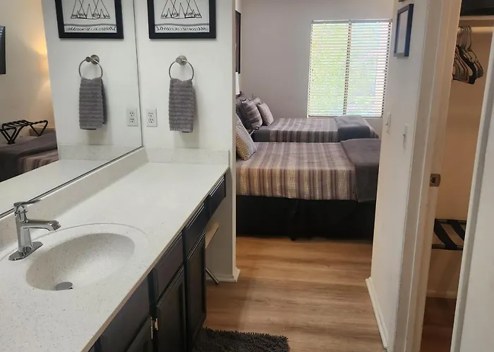 Holiday home Court View Near Bell Rock Pool-hottub-tennis *