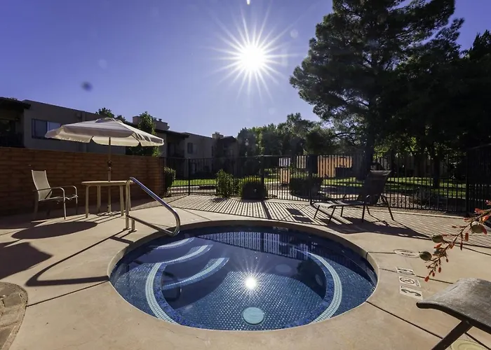 Holiday home Court View Near Bell Rock Pool-hottub-tennis *